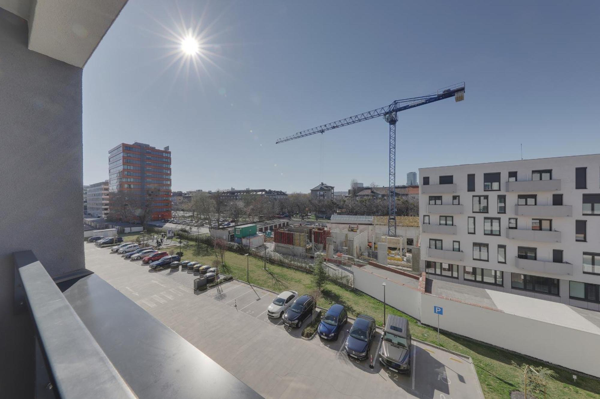 Bazova Apartment With Free Parking Bratislava Ngoại thất bức ảnh